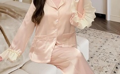 亚洲精品国偷拍自产在线观看蜜桃